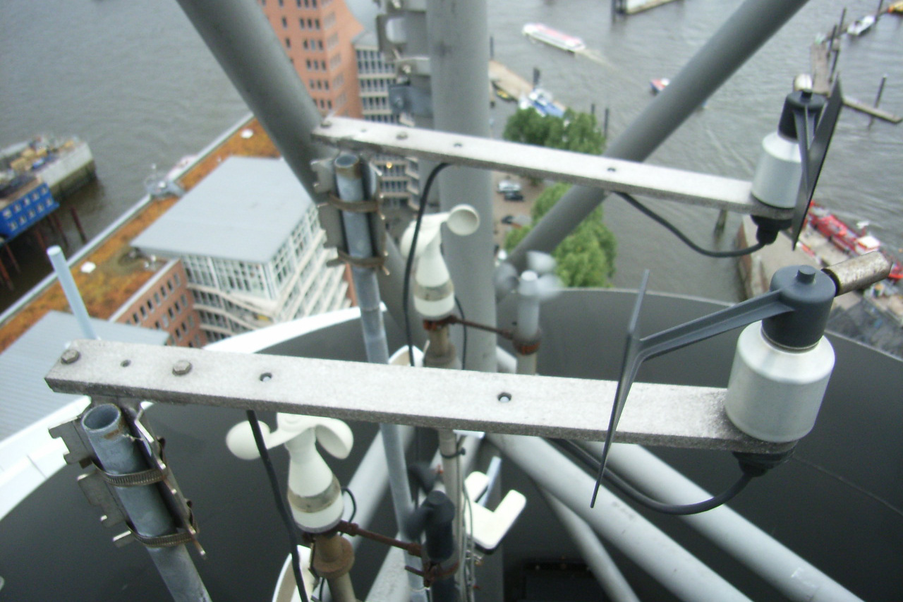 hanseatic_trade_center_03